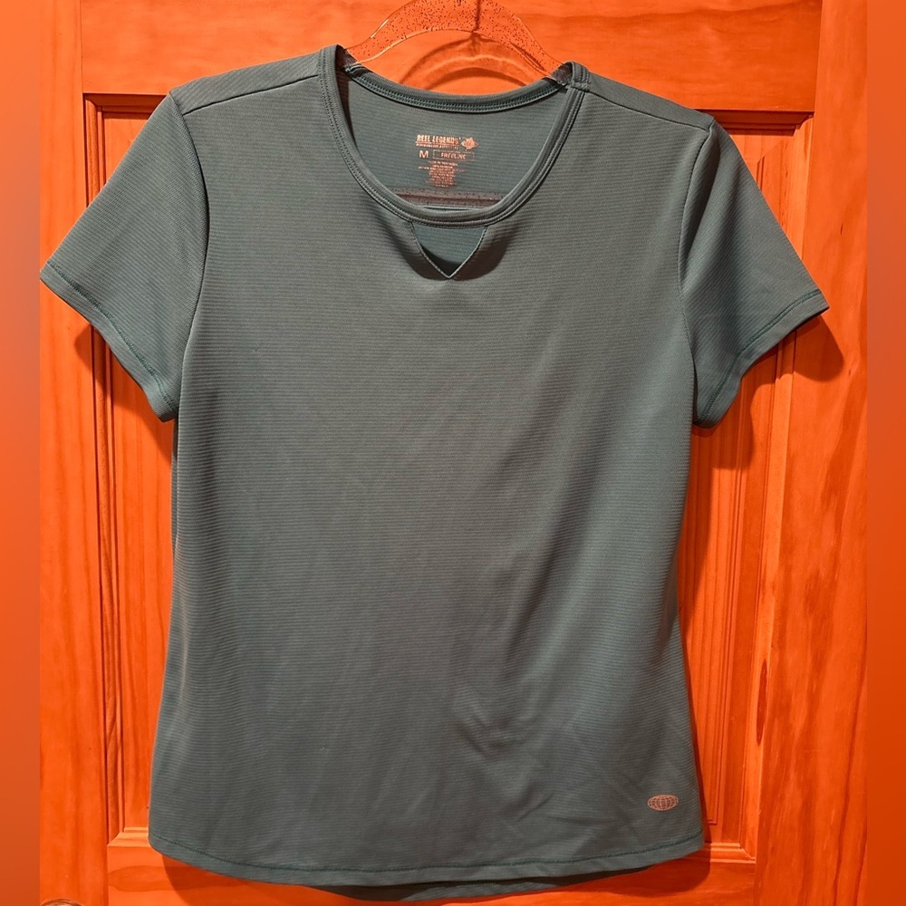 Reel Legends Women's Solid Freeline V-
Neck Short Sleeve Top